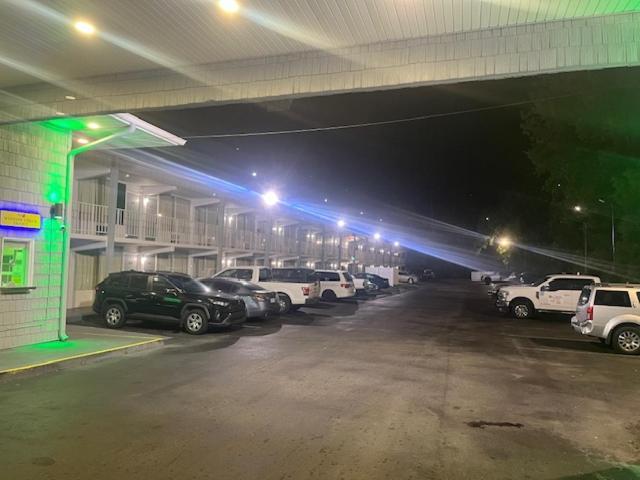 Отель Super 8 By Wyndham Kingsland I-95 Naval Base Area Экстерьер фото
